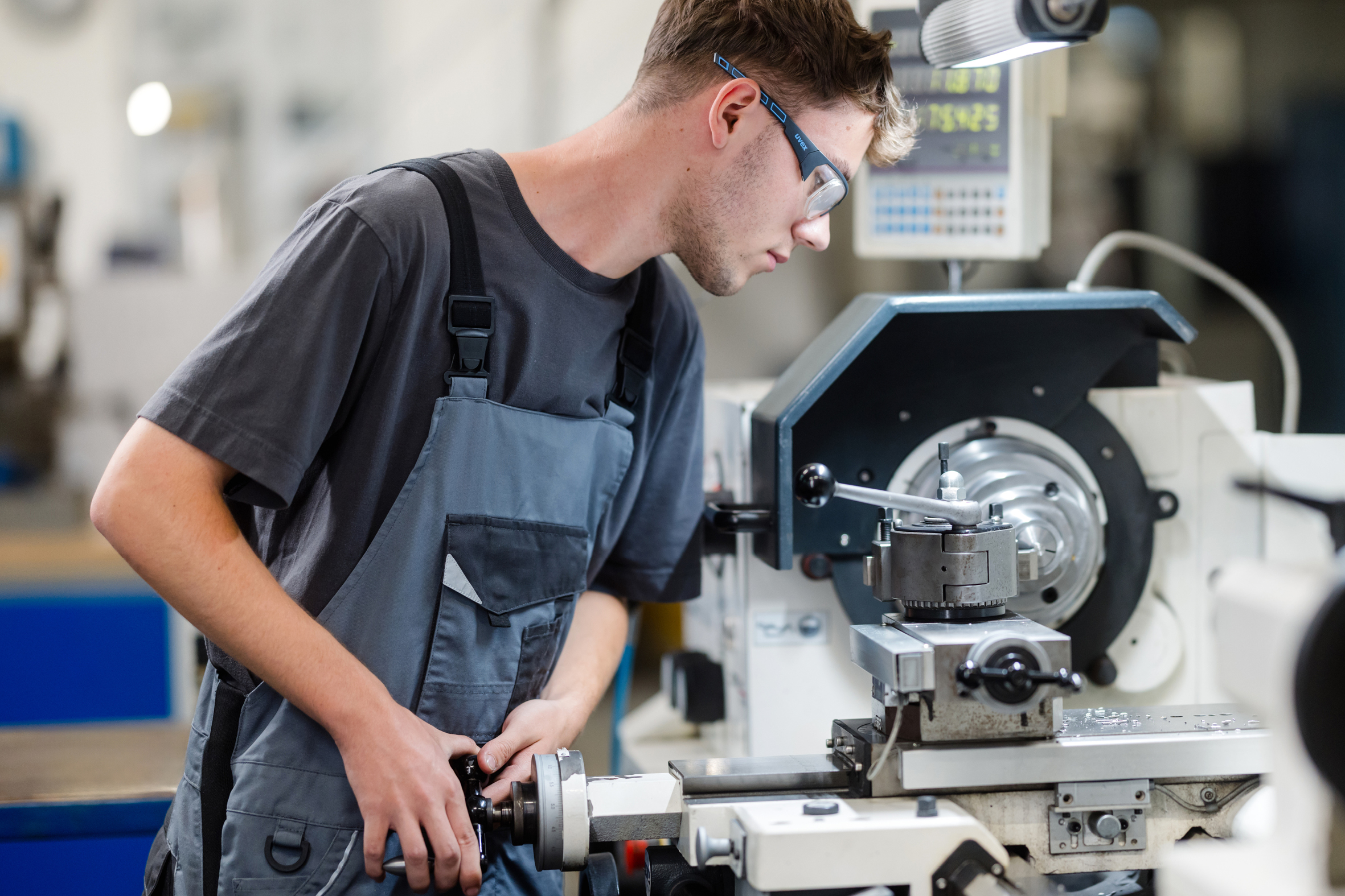 Azubi  Zerspanungsmechaniker, CNCFräsen, Spanende Verfahren